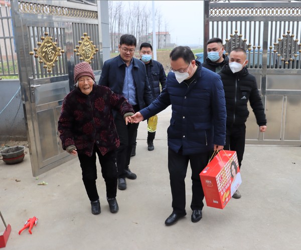 2023年春節(jié)節(jié)前慰問(wèn)(邵橋村)03.jpg